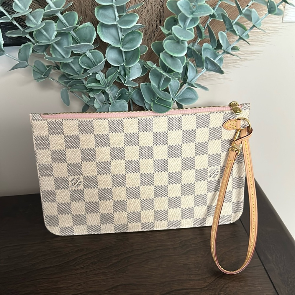AUTHENTIC Louis Vuitton NeverFull pouch/wristlet